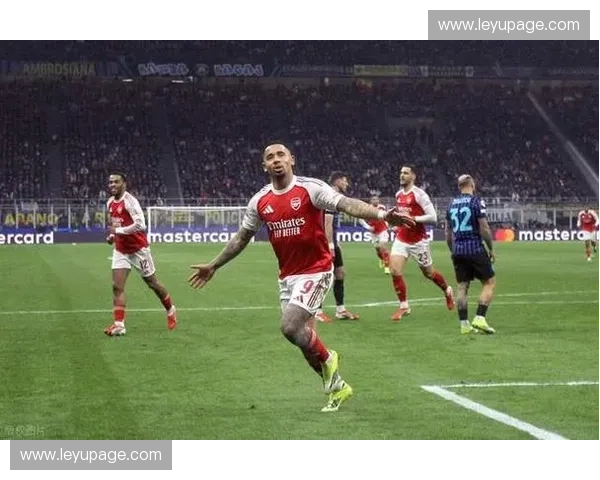 阿森纳以320万英镑签下斯托克城U19后卫迪克逊，击败多家竞争对手